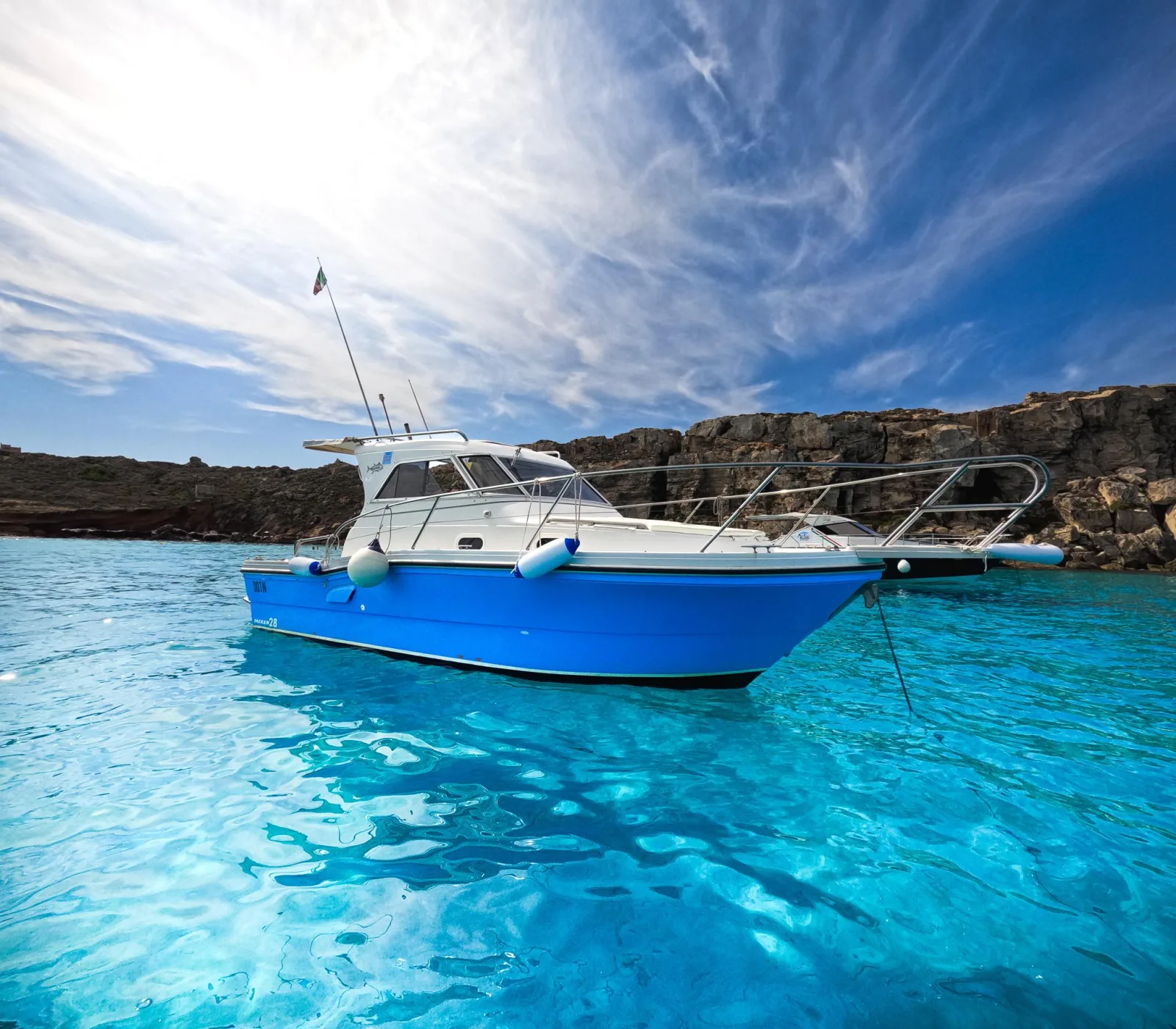 Favignana: Shared Boat Tour from Favignana with Lunch Onboard